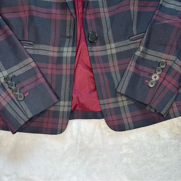 Express NWT Silk Lined Plaid Blazer in Red, Black, Gray Dark Academia Size 6 - Picture 6 of 8